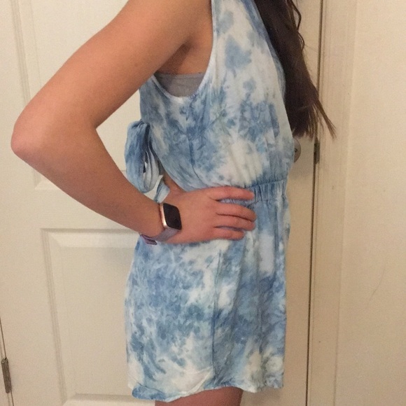 NWT Medium size blue and white tie-dye romper - Picture 2 of 3